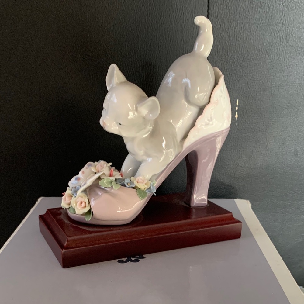 Lladro Gatito Curiso